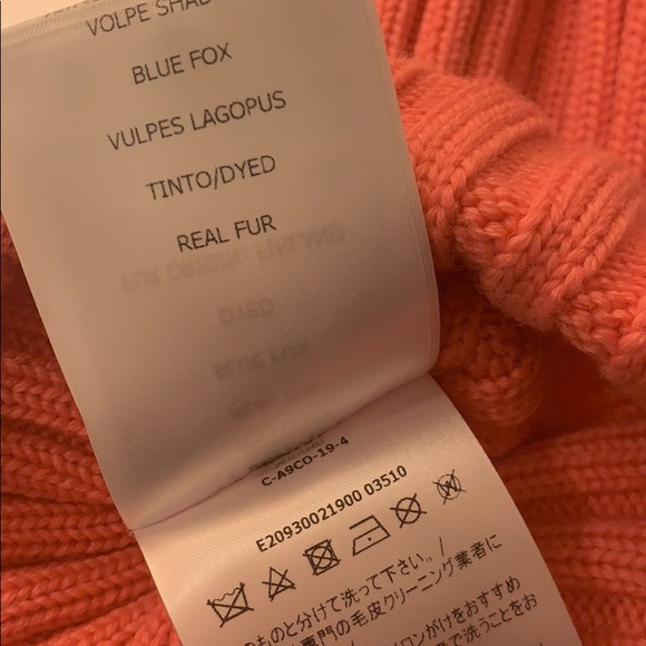 Moncler hat - Picture 3 of 4